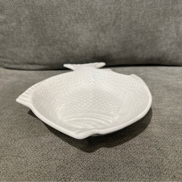Vintage Olfaire White Textured Fish Shaped Bowl ~ Serving Dish Made In Portugal - Picture 2 of 11